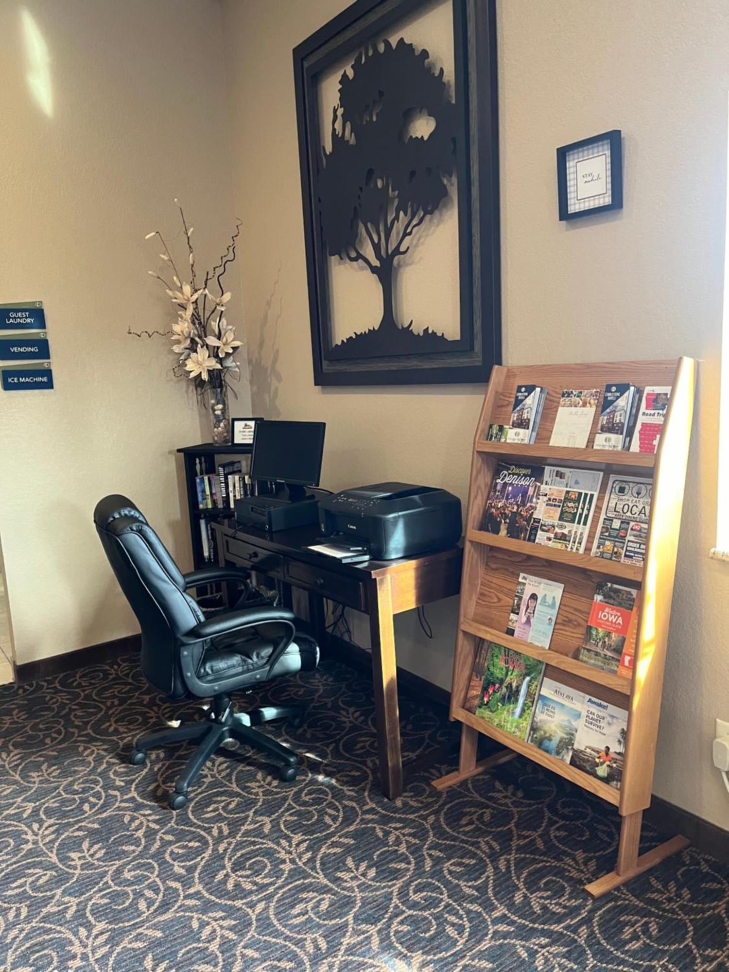 Cobblestone Inn & Suites - Denison | Oak Ridge Экстерьер фото