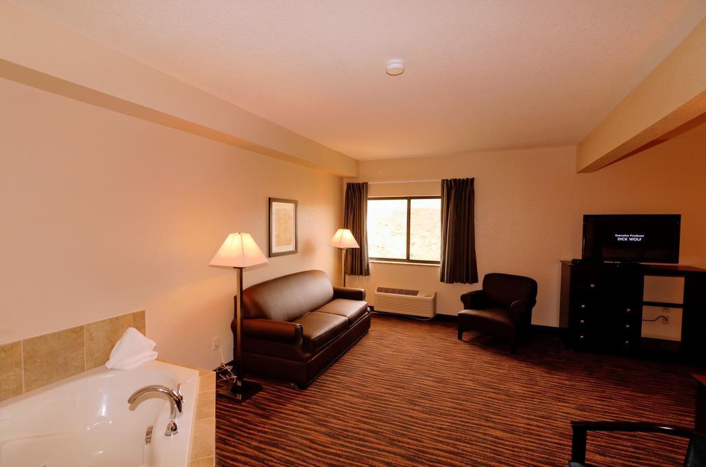 Cobblestone Inn & Suites - Denison | Oak Ridge Экстерьер фото