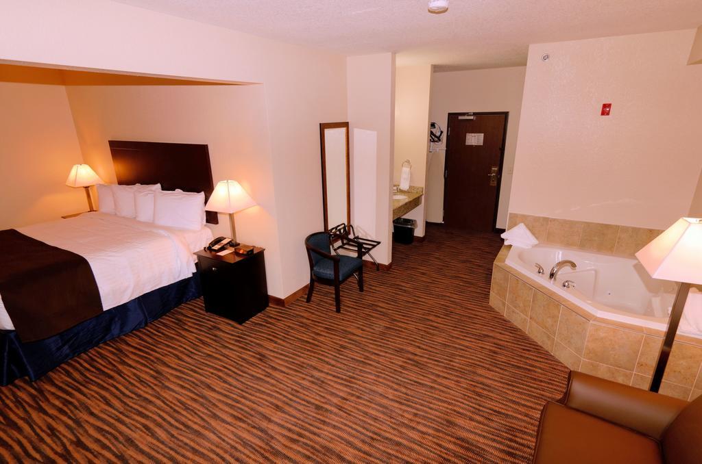 Cobblestone Inn & Suites - Denison | Oak Ridge Экстерьер фото