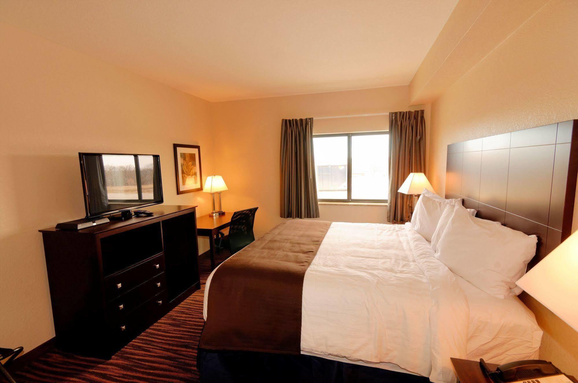 Cobblestone Inn & Suites - Denison | Oak Ridge Экстерьер фото