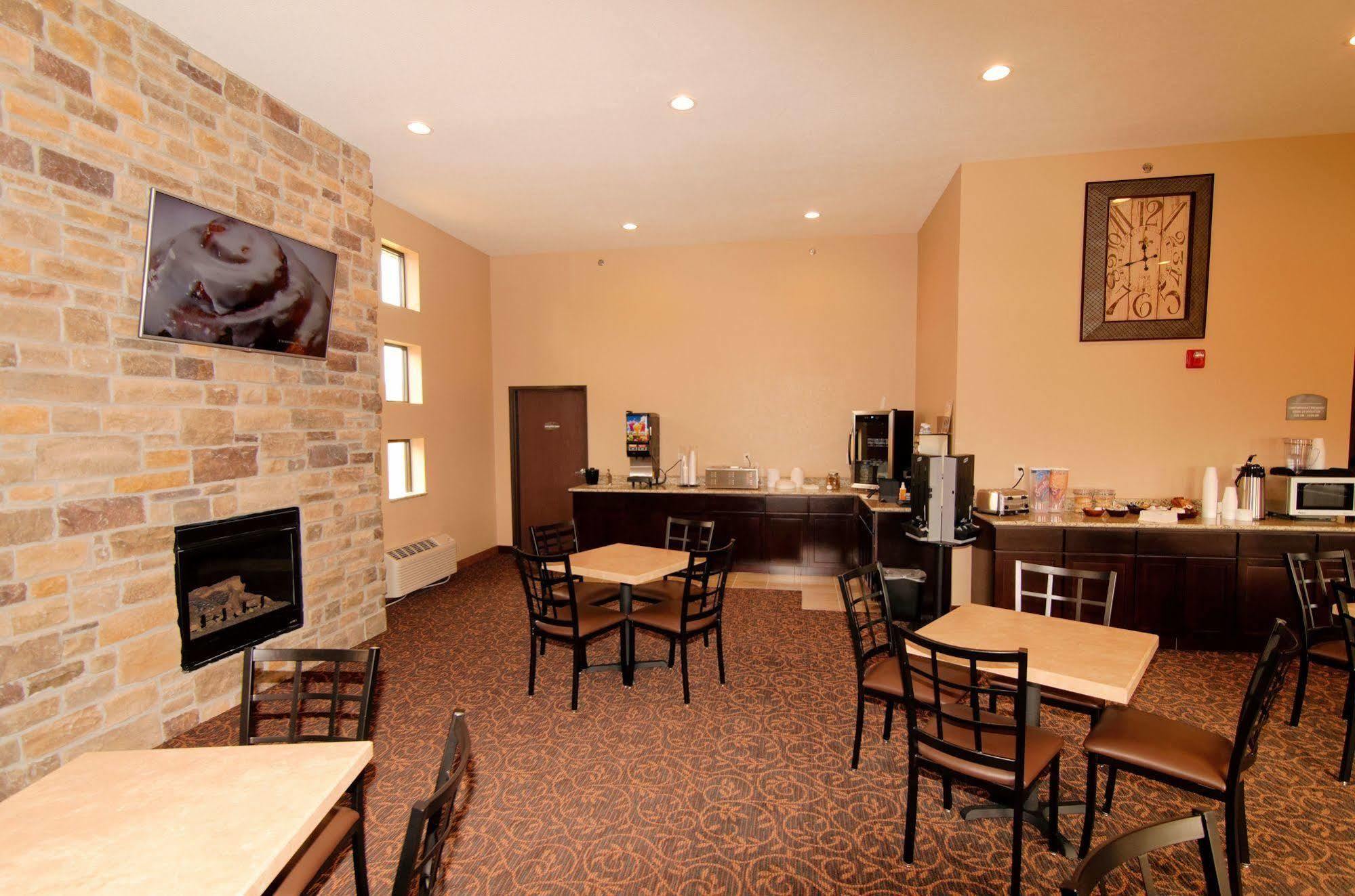 Cobblestone Inn & Suites - Denison | Oak Ridge Экстерьер фото
