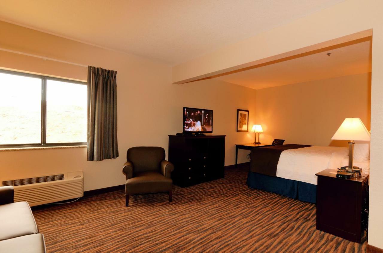 Cobblestone Inn & Suites - Denison | Oak Ridge Экстерьер фото