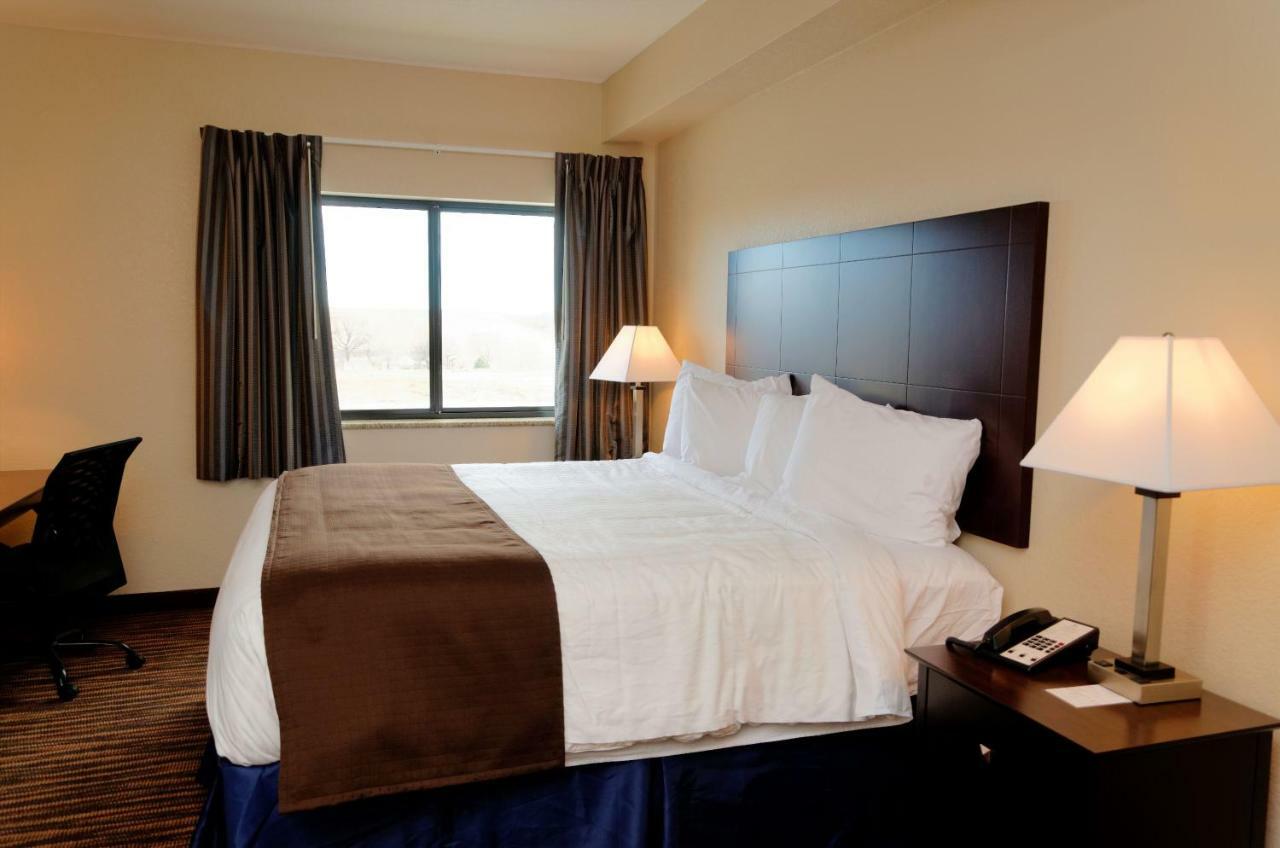 Cobblestone Inn & Suites - Denison | Oak Ridge Экстерьер фото